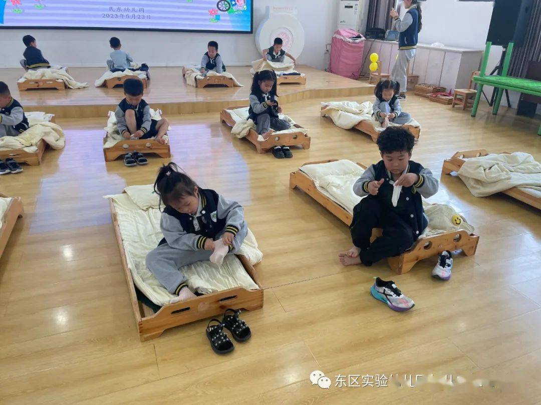 幼儿生活技能教学刷牙_教幼儿刷牙的教案活动延伸_幼儿园刷牙教学