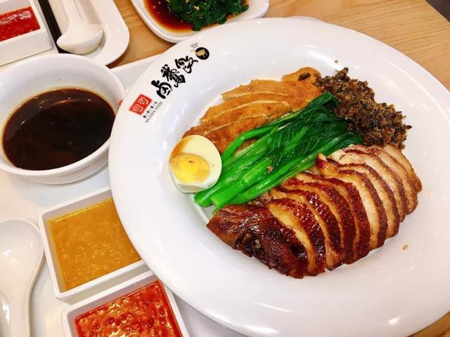 30年资历老师傅带来正宗卤鹅饭，长春这家店一口卤香，唇齿难忘