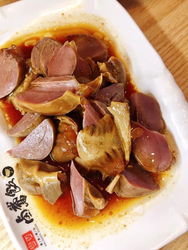 30年资历老师傅带来正宗卤鹅饭，长春这家店一口卤香，唇齿难忘