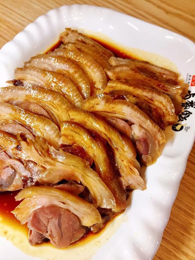 30年资历老师傅带来正宗卤鹅饭，长春这家店一口卤香，唇齿难忘