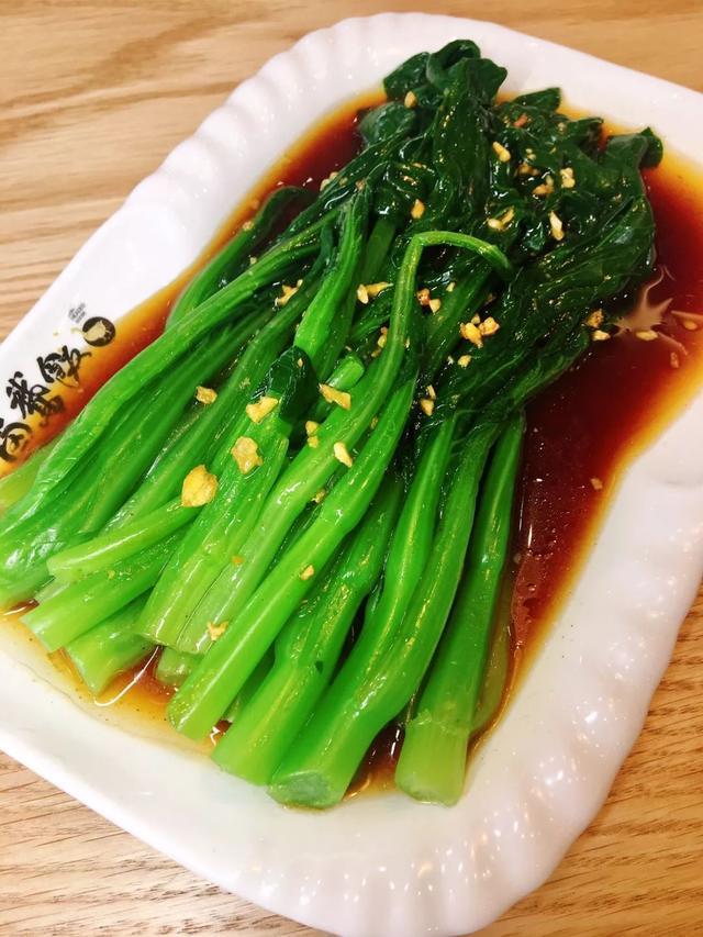 30年资历老师傅带来正宗卤鹅饭，长春这家店一口卤香，唇齿难忘