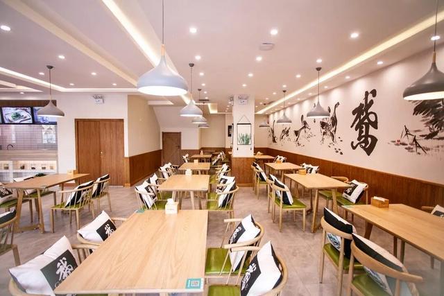 30年资历老师傅带来正宗卤鹅饭，长春这家店一口卤香，唇齿难忘