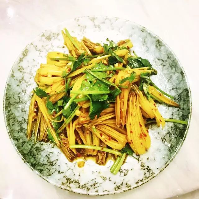 蛋糕吃完胃疼_吃了糕点后胃痛很_吃切糕胃疼
