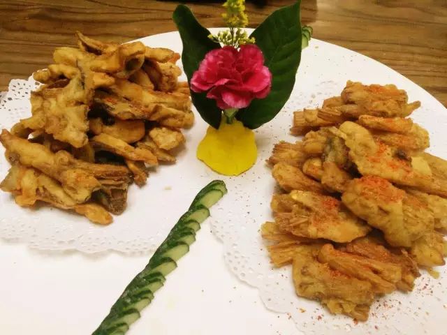 吃了糕点后胃痛很_蛋糕吃完胃疼_吃切糕胃疼