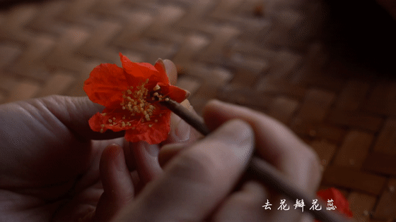 蛋糕吃完胃疼_吃切糕胃疼_吃了糕点后胃痛很