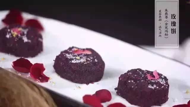 吃了糕点后胃痛很_蛋糕吃完胃疼_吃切糕胃疼