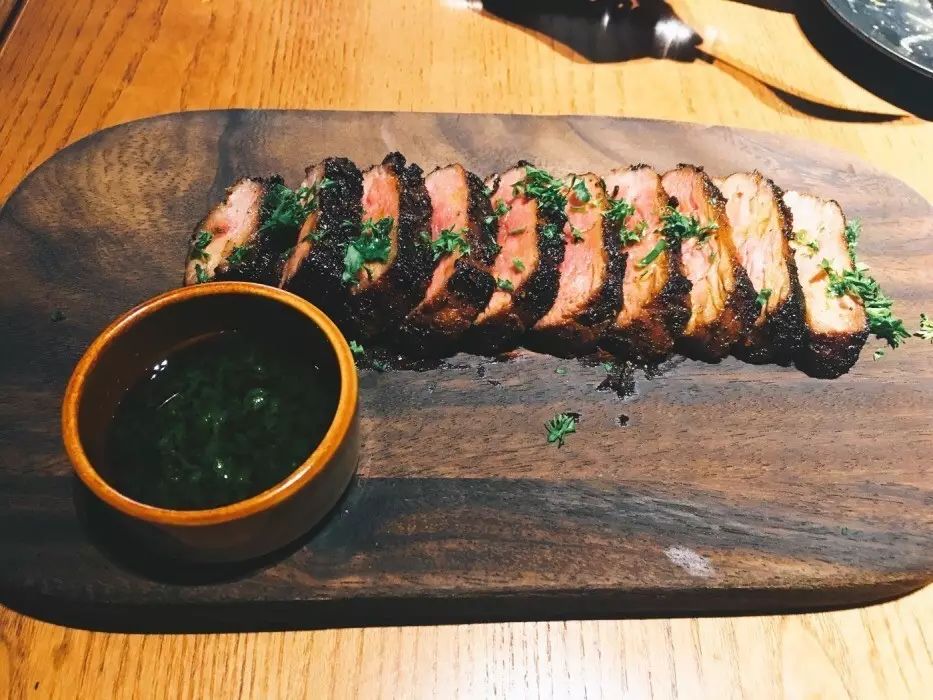 经典复古西餐厅装修_复古装修风格饭店_复古风餐厅装修