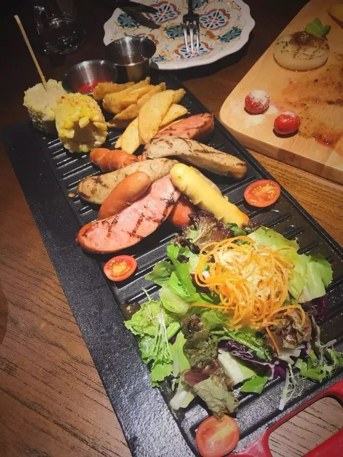复古装修风格饭店_复古风餐厅装修_经典复古西餐厅装修