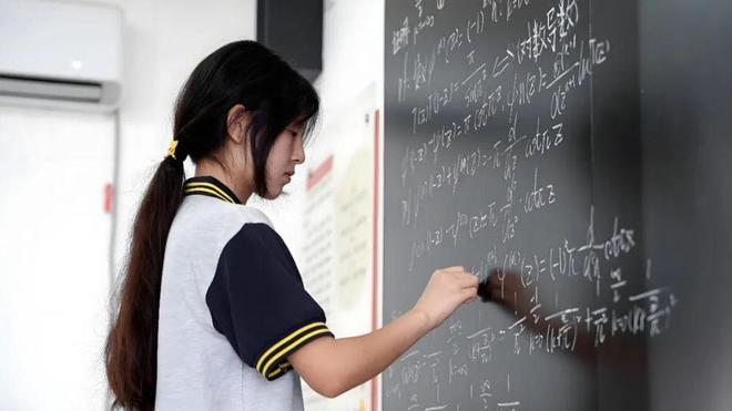 你赞同韦东奕的生活方式嘛_韦东奕数学成果_陶哲轩7小时韦东奕